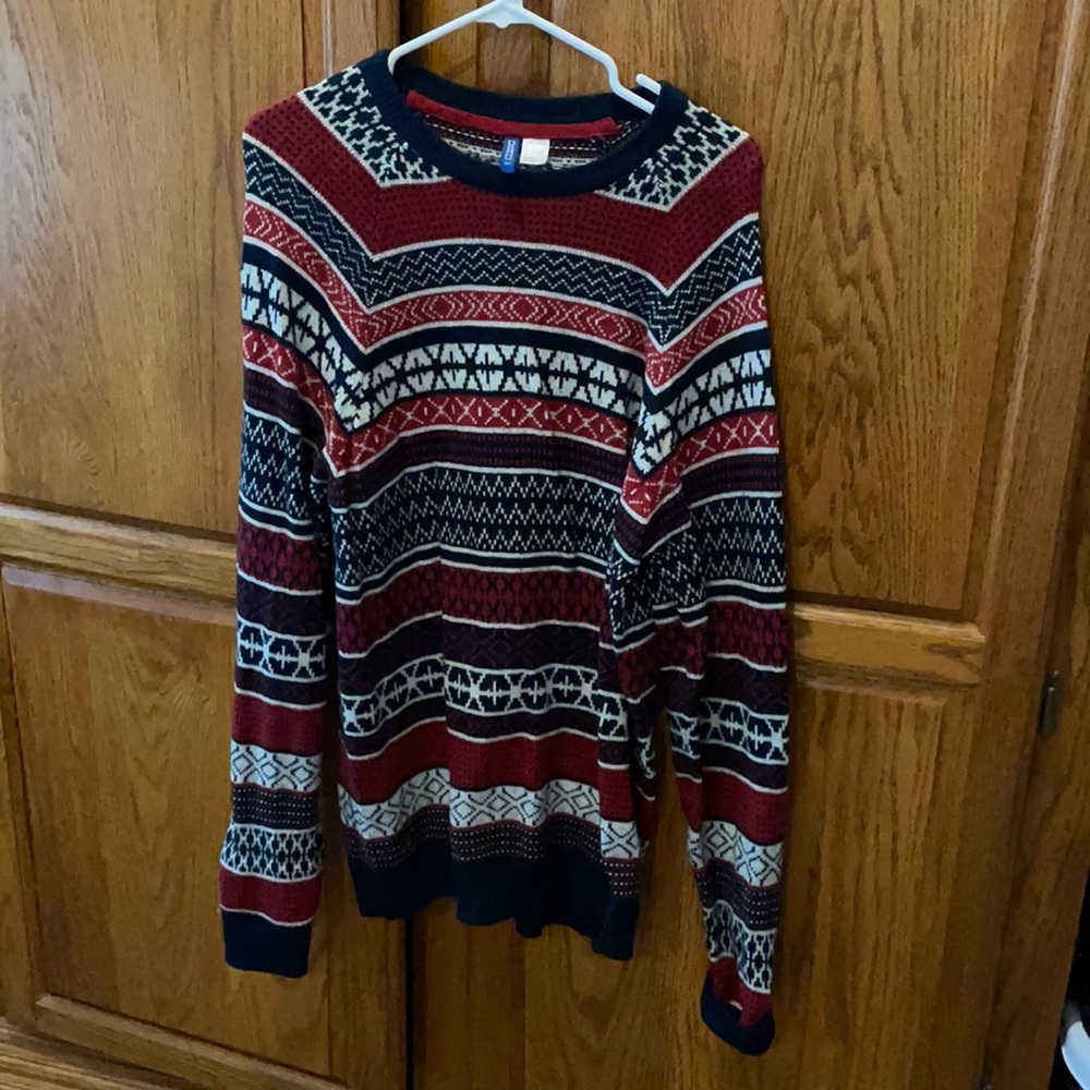 Men’s patterned sweater